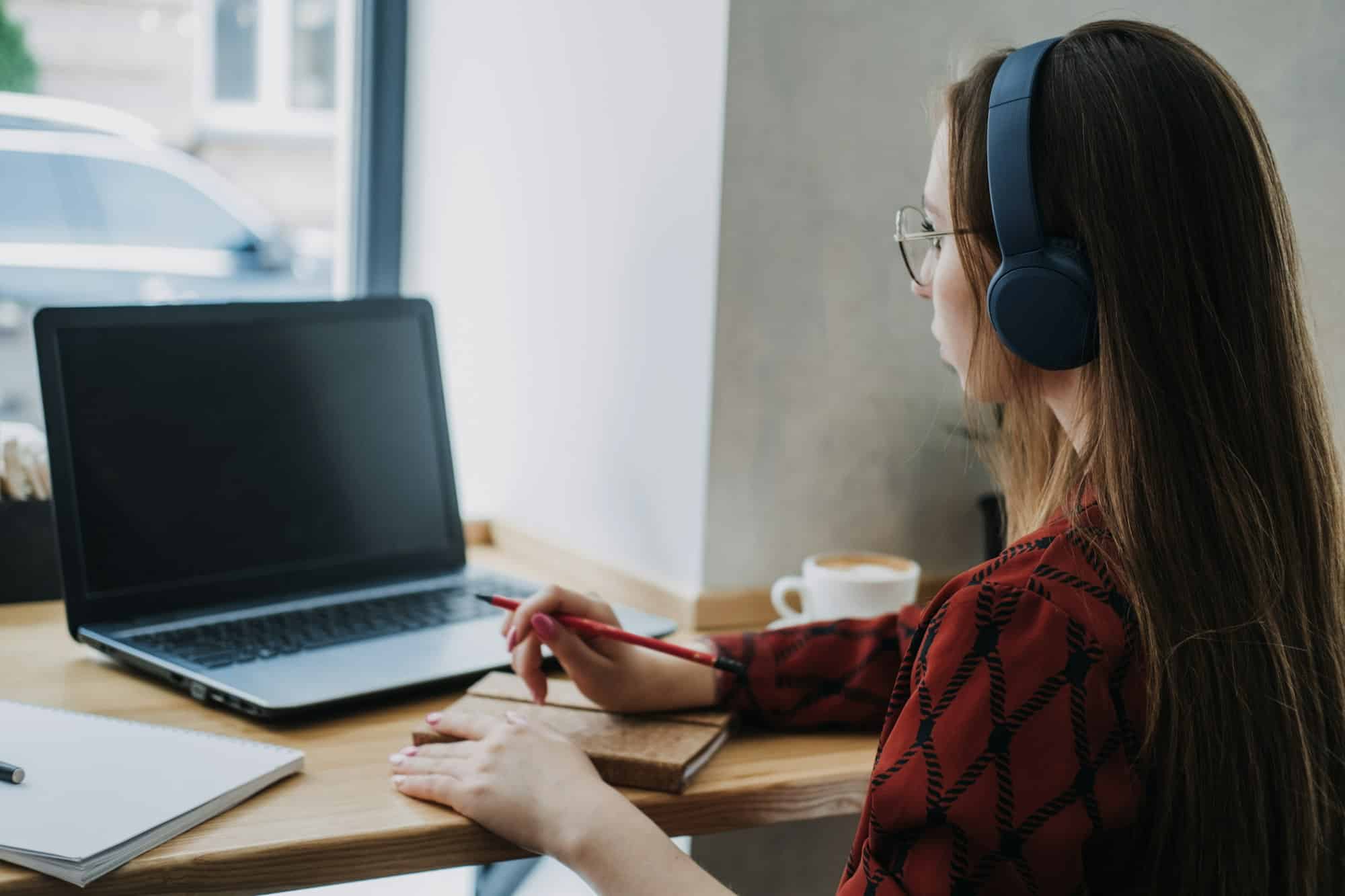 Offshore Accounting vs Outsourcing: Strategic Choices for Business Growth